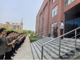 走访了暑期期间在校在岗工作的相关部门