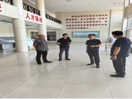 校长章梓茂在威廉希尔棋牌手机版登录主